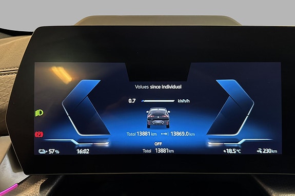 BMW iX2 16 of 30