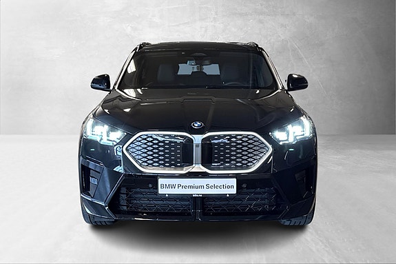 BMW iX2 4 of 30