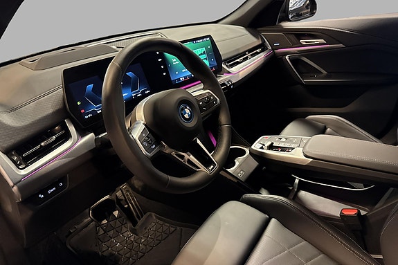 BMW iX2 11 of 30
