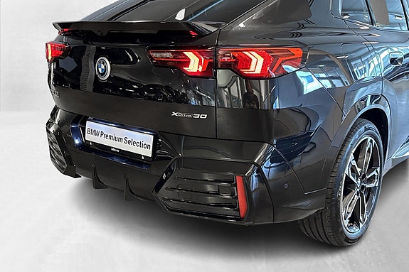 BMW iX2 7 of 30