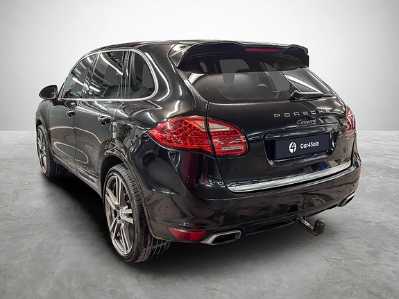 Porsche Cayenne 3 of 30