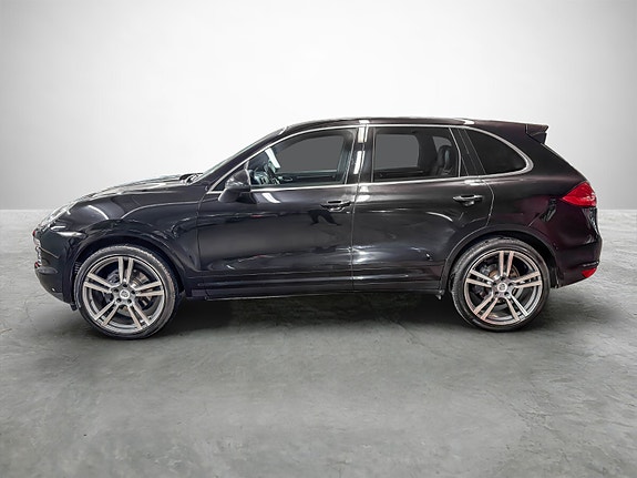 Porsche Cayenne 2 of 30