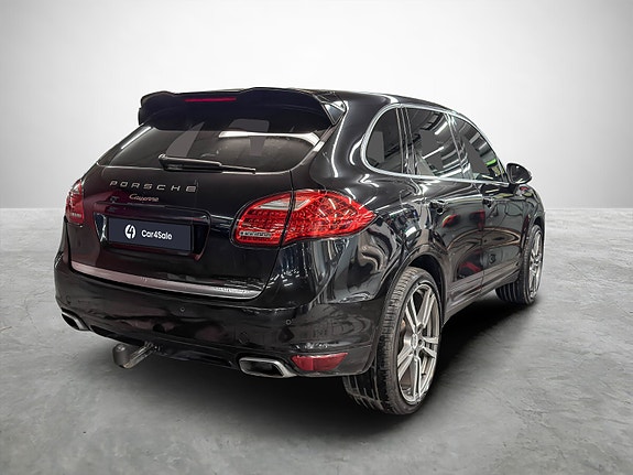 Porsche Cayenne 5 of 30