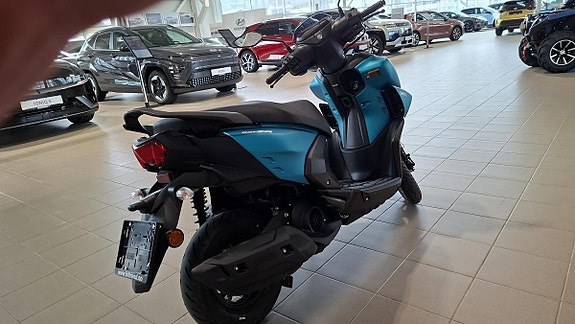 Yamaha RayZR 2 of 7