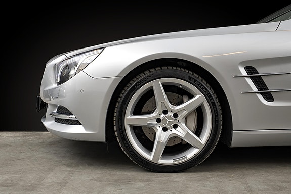 Mercedes-Benz SL350 5 of 26