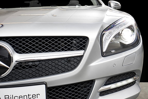 Mercedes-Benz SL350 4 of 26