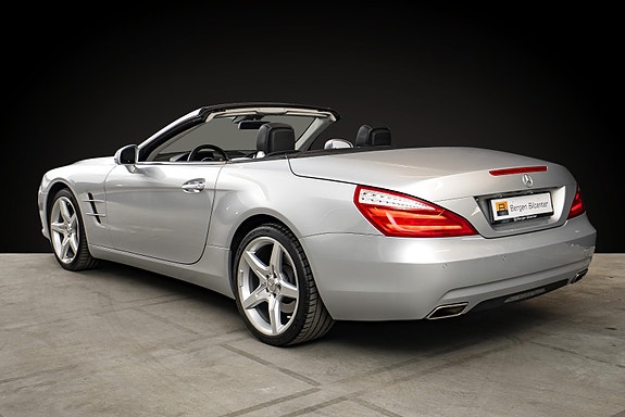 Mercedes-Benz SL350 8 of 26