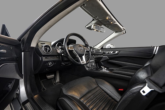 Mercedes-Benz SL350 10 of 26