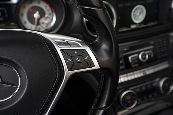 Mercedes-Benz SL350 19 of 26
