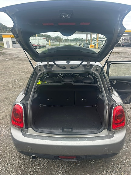 MINI Cooper 3 of 6