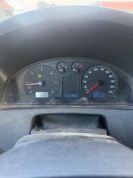 Volkswagen Caravelle 16 of 17