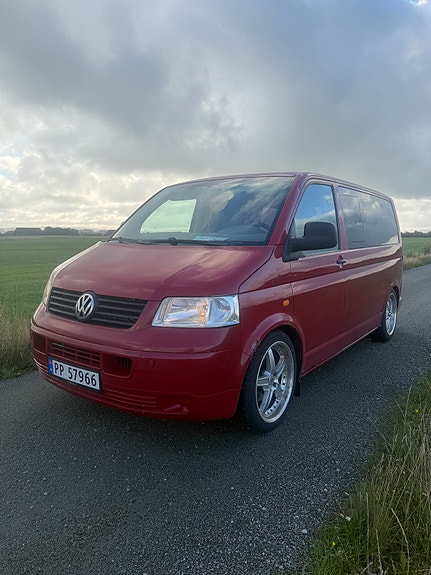 Volkswagen Caravelle 4 of 17