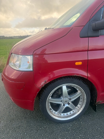 Volkswagen Caravelle 5 of 17