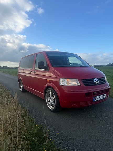 Volkswagen Caravelle 3 of 17