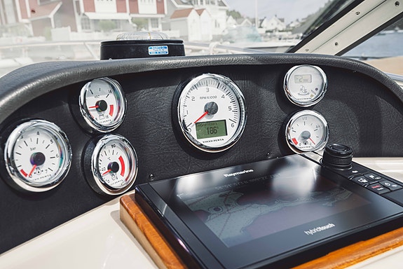 Windy 22 Sport, Volvo Penta V8 300 hk.  Renovert med ny motor i 2017 16 of 21