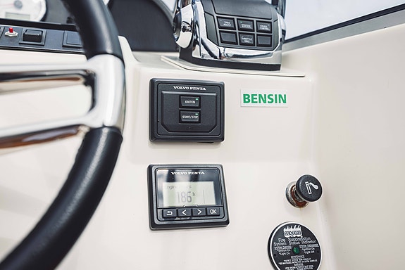 Windy 22 Sport, Volvo Penta V8 300 hk.  Renovert med ny motor i 2017 17 of 21