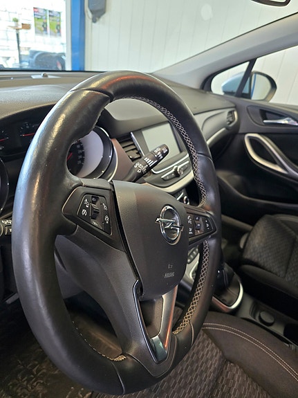 Opel Astra 9 of 14