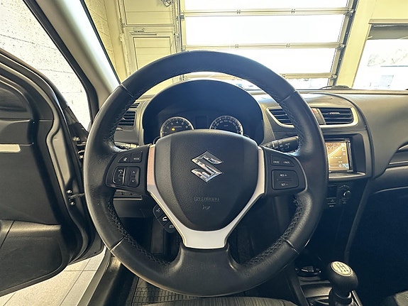 Suzuki Swift 10 of 13