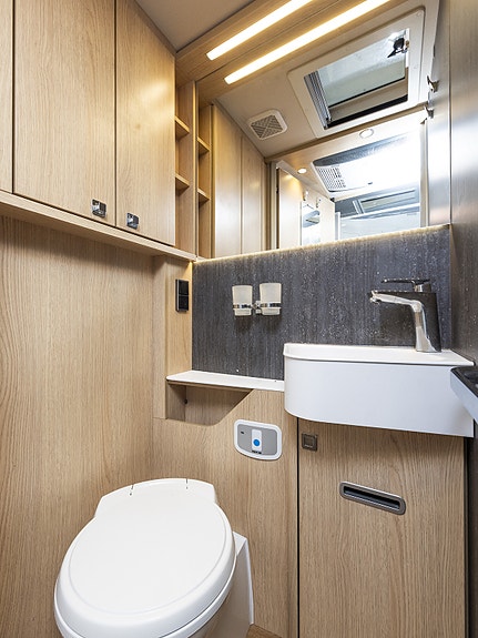 Hymer B 780 ML HPC, ALDE, solcelle, stekeovn, TV ++ 15 of 29