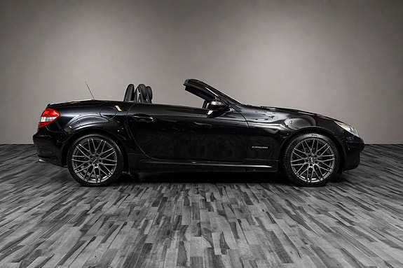 Mercedes-Benz SLK200 9 of 24