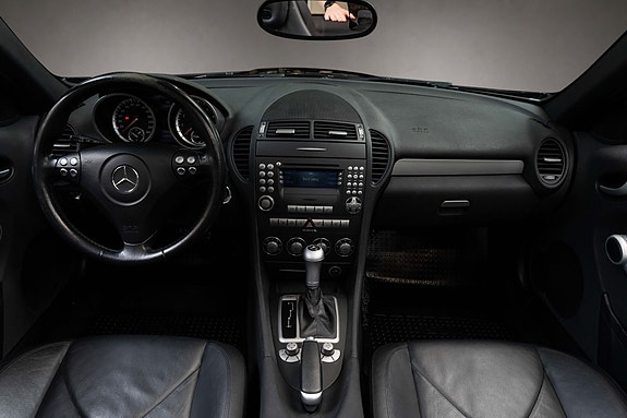 Mercedes-Benz SLK200 12 of 24