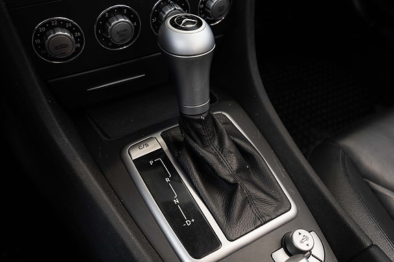Mercedes-Benz SLK200 23 of 24
