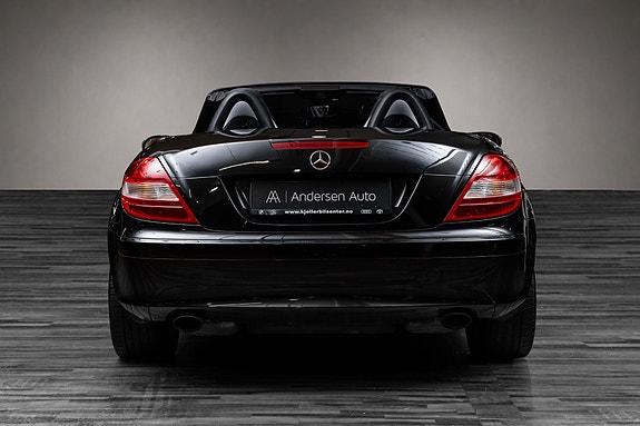 Mercedes-Benz SLK200 7 of 24