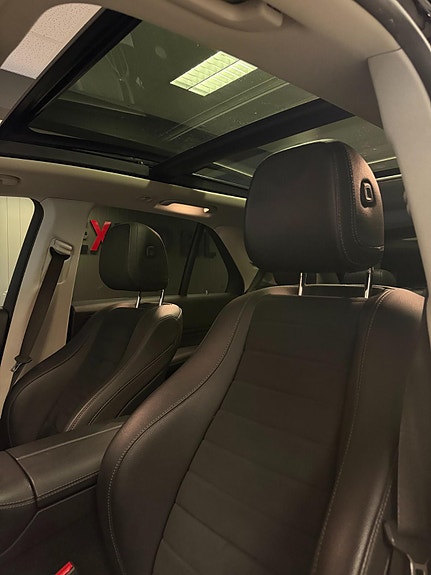 Mercedes-Benz GLE350 de 10 of 30