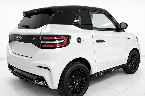 Ligier JS50 Ultimate - Bi LED / AppleCarplay / Android Auto 3 of 25