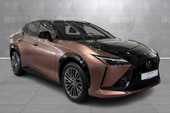 Lexus RZ450e 7 of 21