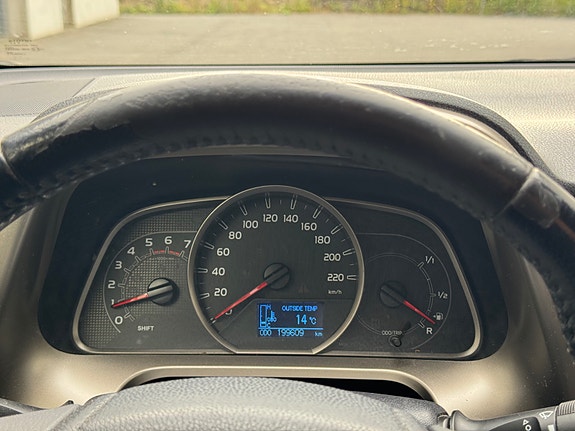 Toyota RAV4 26 of 30