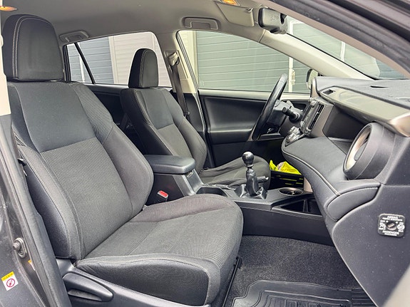 Toyota RAV4 19 of 30
