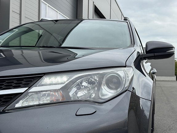 Toyota RAV4 10 of 30