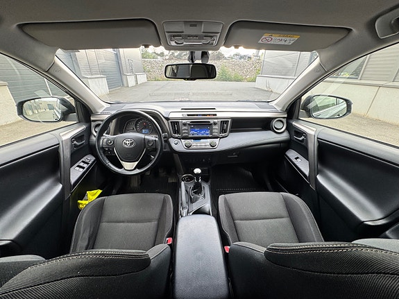 Toyota RAV4 15 of 30