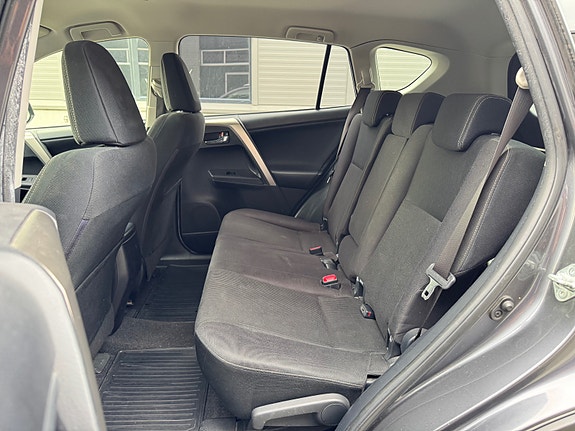 Toyota RAV4 20 of 30