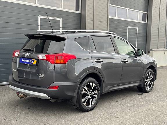 Toyota RAV4 4 of 30