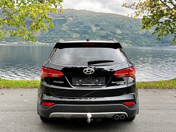 Hyundai Santa Fe 3 of 15