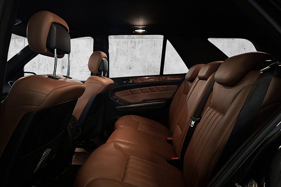Mercedes-Benz ML500 26 of 30