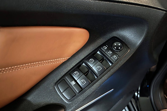 Mercedes-Benz ML500 10 of 30