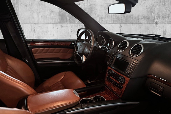Mercedes-Benz ML500 18 of 30