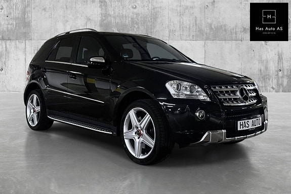 Mercedes-Benz ML500 3 of 30