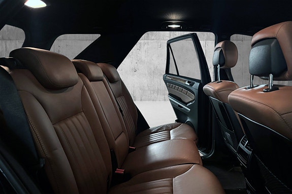 Mercedes-Benz ML500 27 of 30