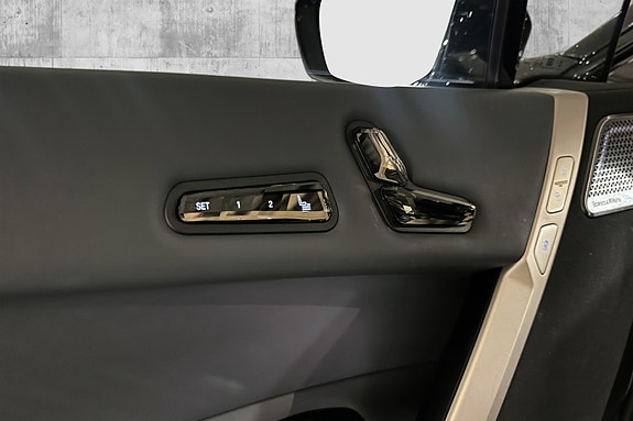 BMW iX 15 of 30