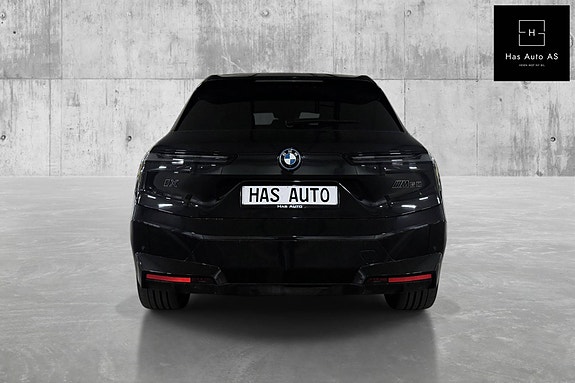 BMW iX 8 of 30