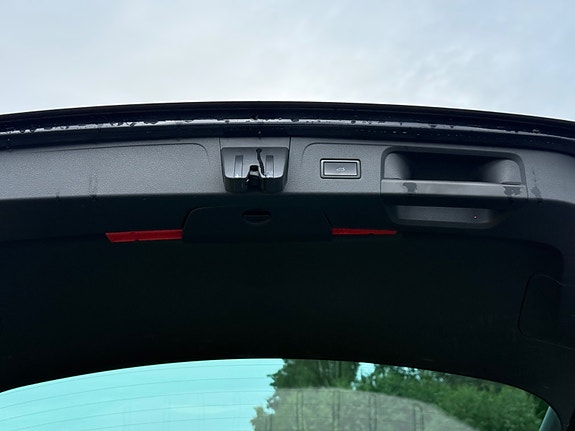 Volkswagen Passat 9 of 30