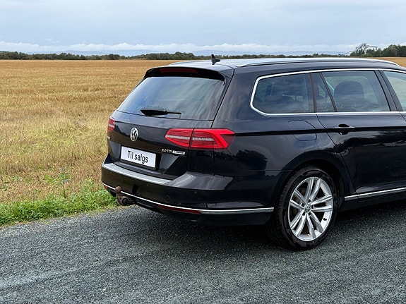 Volkswagen Passat 5 of 30