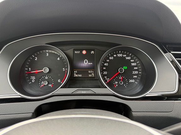 Volkswagen Passat 14 of 30