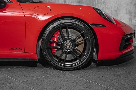 Porsche 911 17 of 30