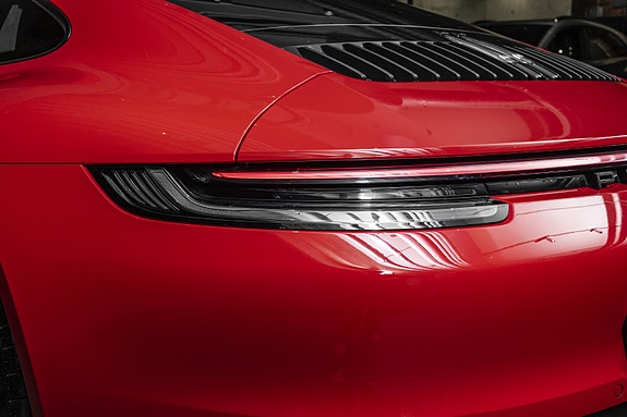 Porsche 911 12 of 30