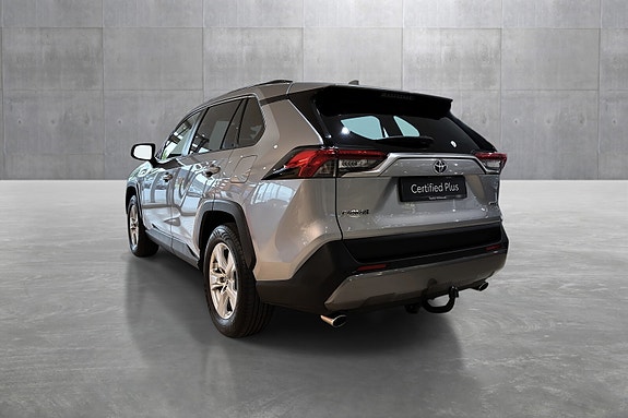 Toyota RAV4 3 of 26